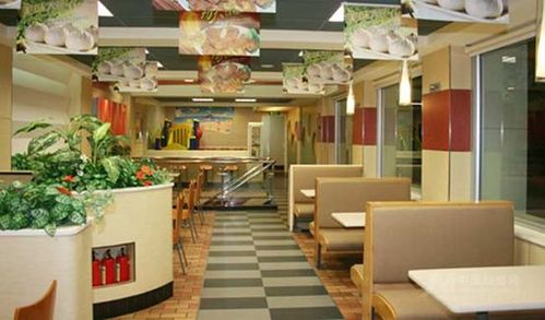 名飞餐饮家具为包天下连锁餐厅河南光山店提供餐桌椅配套服务,以下为